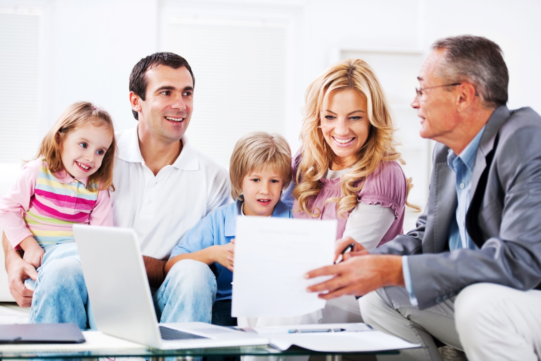 Why choose our mobile and internet packages for tourists in the UAE